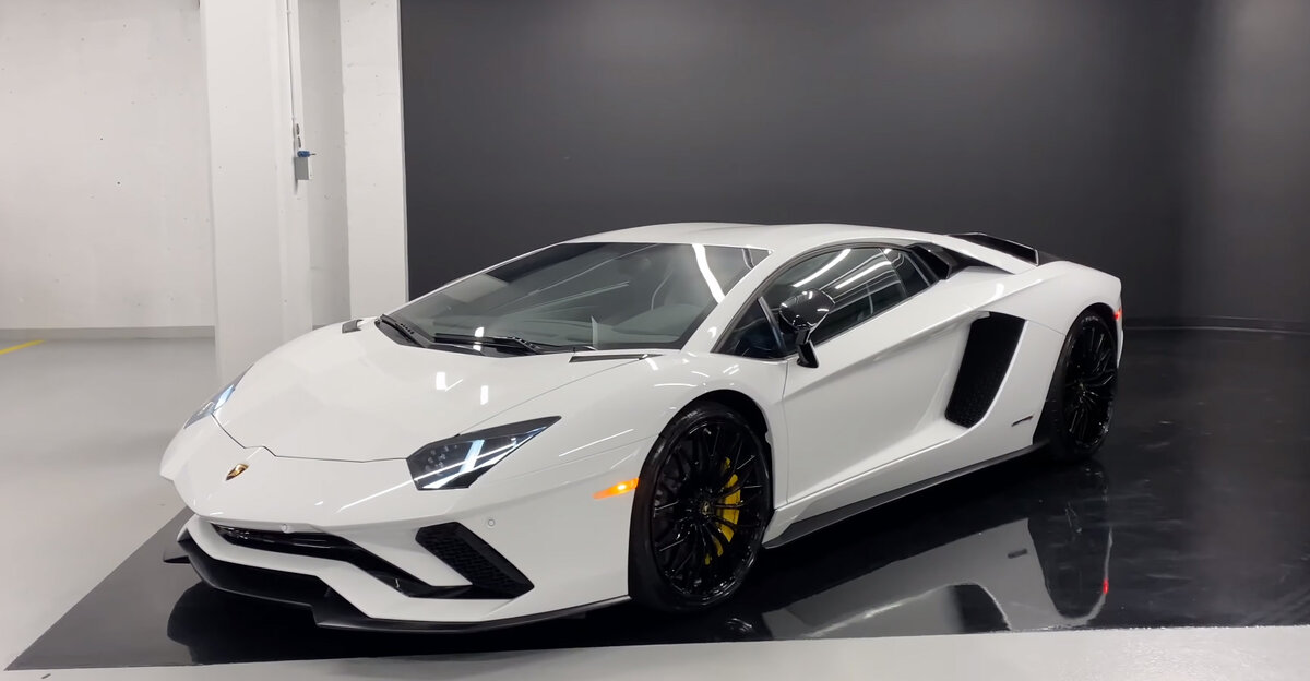 Lamborghini Aventador 2022