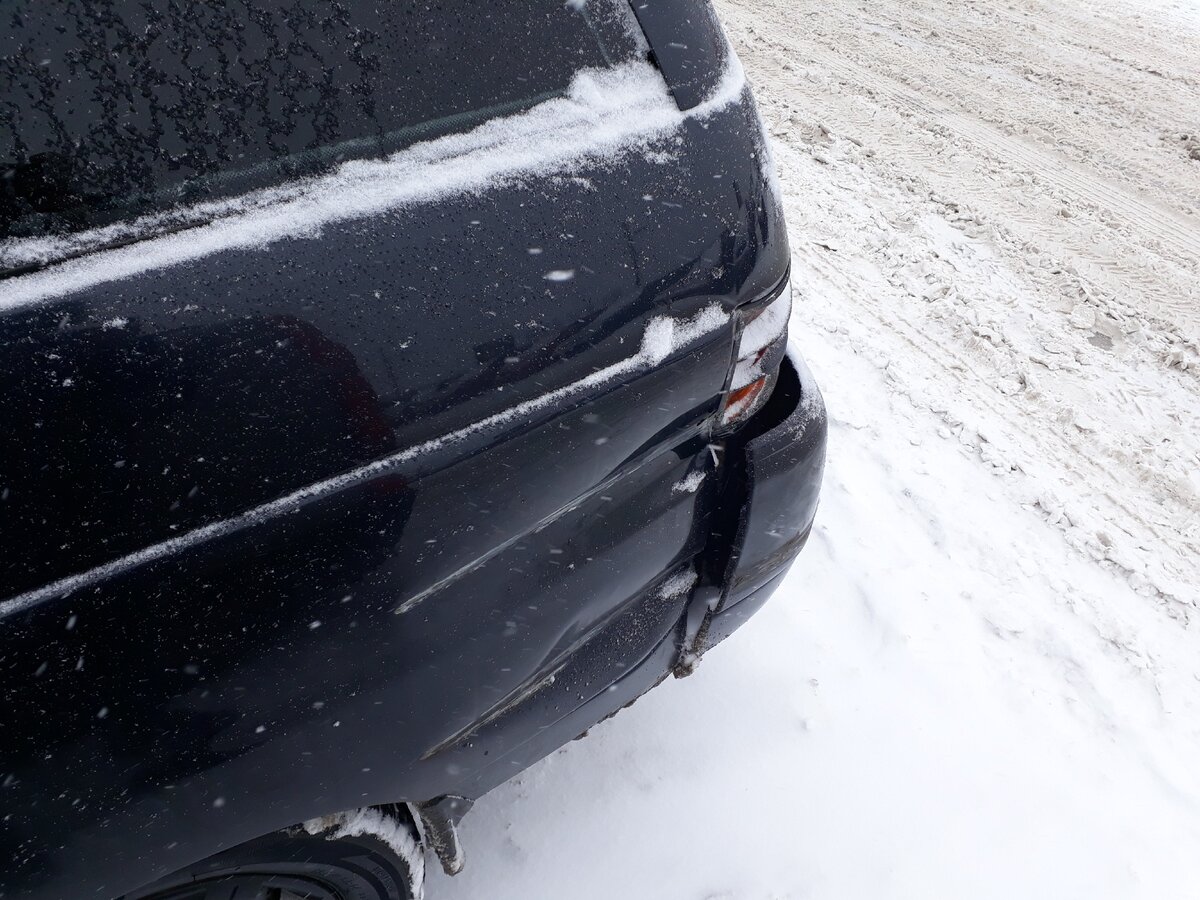 заднее левое крыло