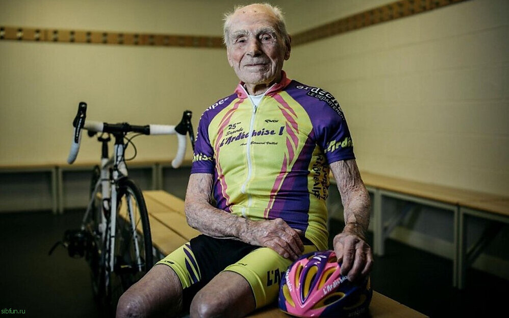  Роберт Маршан, французский велосипедист-любитель. Сейчас ему 108 лет.