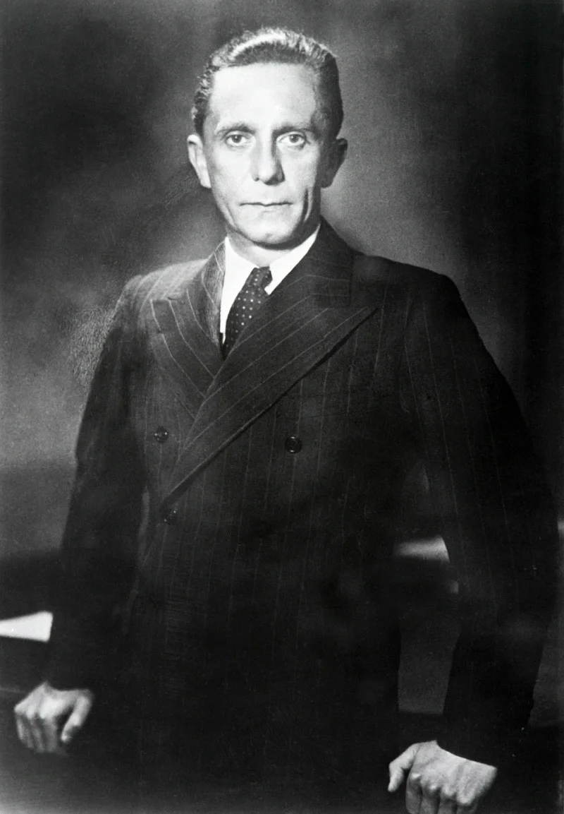 Альчидо де Гаспери. Хотя стоп, погодите, тут что-то не так...