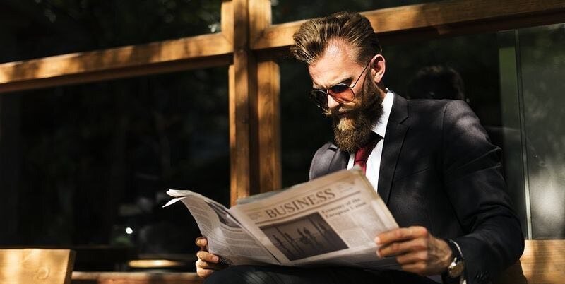 Предприниматели — это особая группа людей, которая обладает не только характерным мышлением, но и совершает уникальные действия. 
Продуцируя идеи, находящиеся на стыке безумия и гениальности, такие люди опираются на неподражаемые личностные черты, привычки и интеллектуальные способности. Но не стоит полагать, что, будучи талантливым выдумщиком с концепцией замены бензина альтернативным топливом, вы действительно можете стать предпринимателем. 

