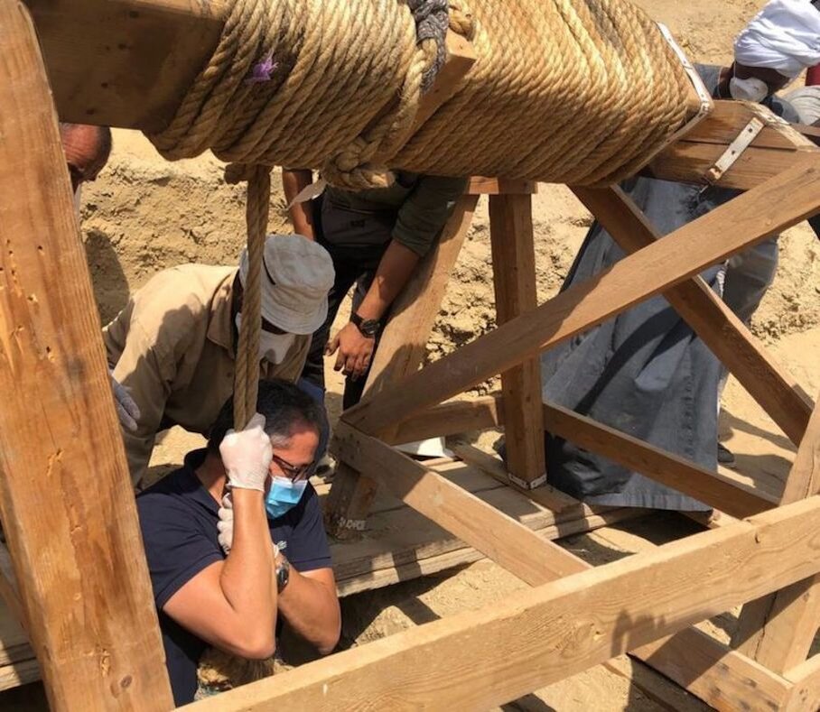 В шахту можно пройти только таким путем. Фото: Министерство по делам древностей Египта