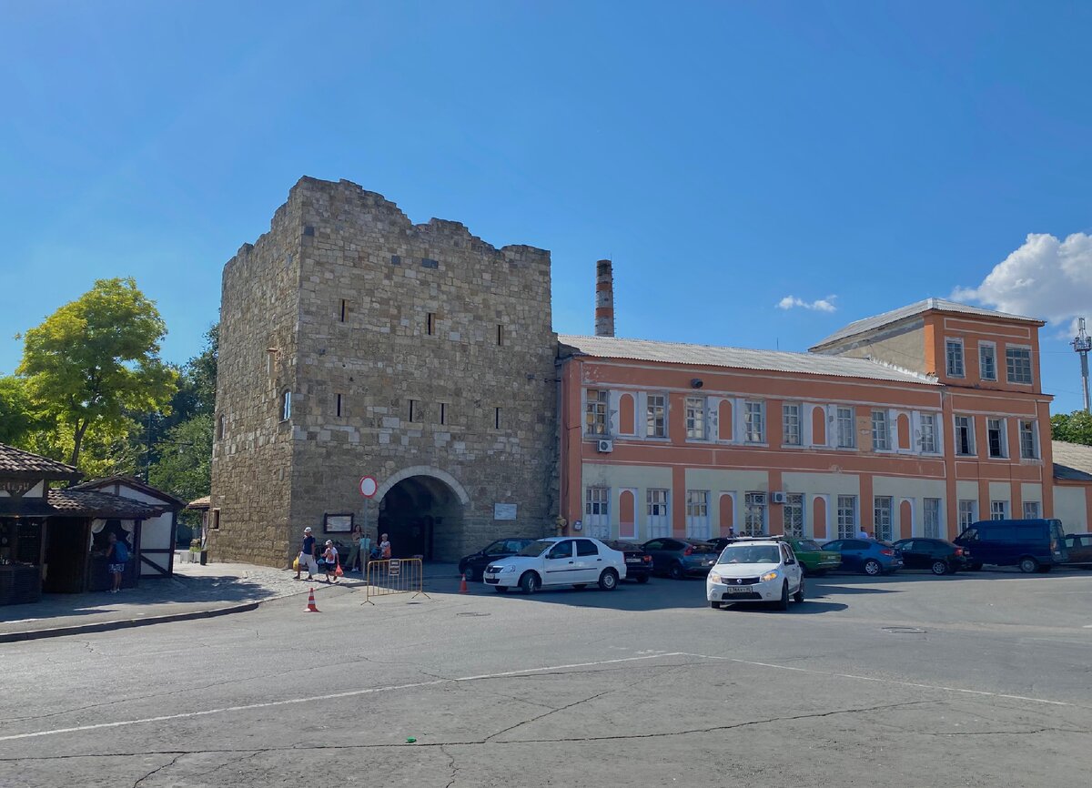 Гезлевские ворота