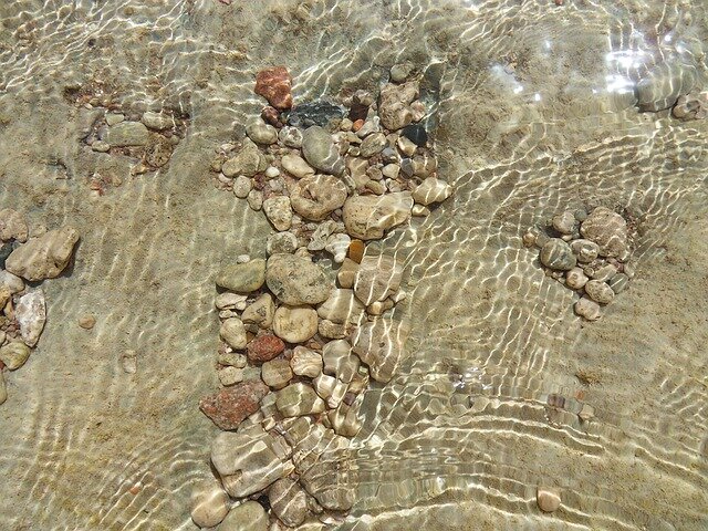 Под водой