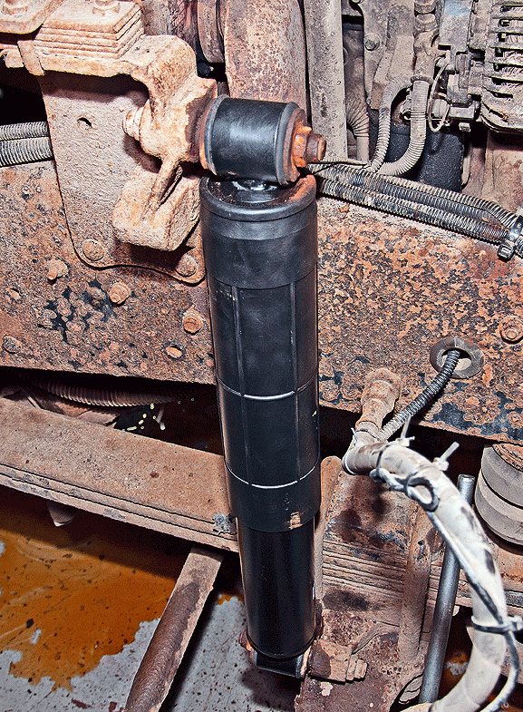 Амортизаторы TRIALLI идеально встали на свои места. Никаких трудностей монтаж не вызвал