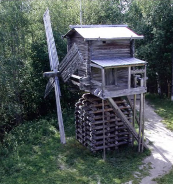 Малые Корелы. Ветряная мельница из деревни Азаполье. Начало XX в.