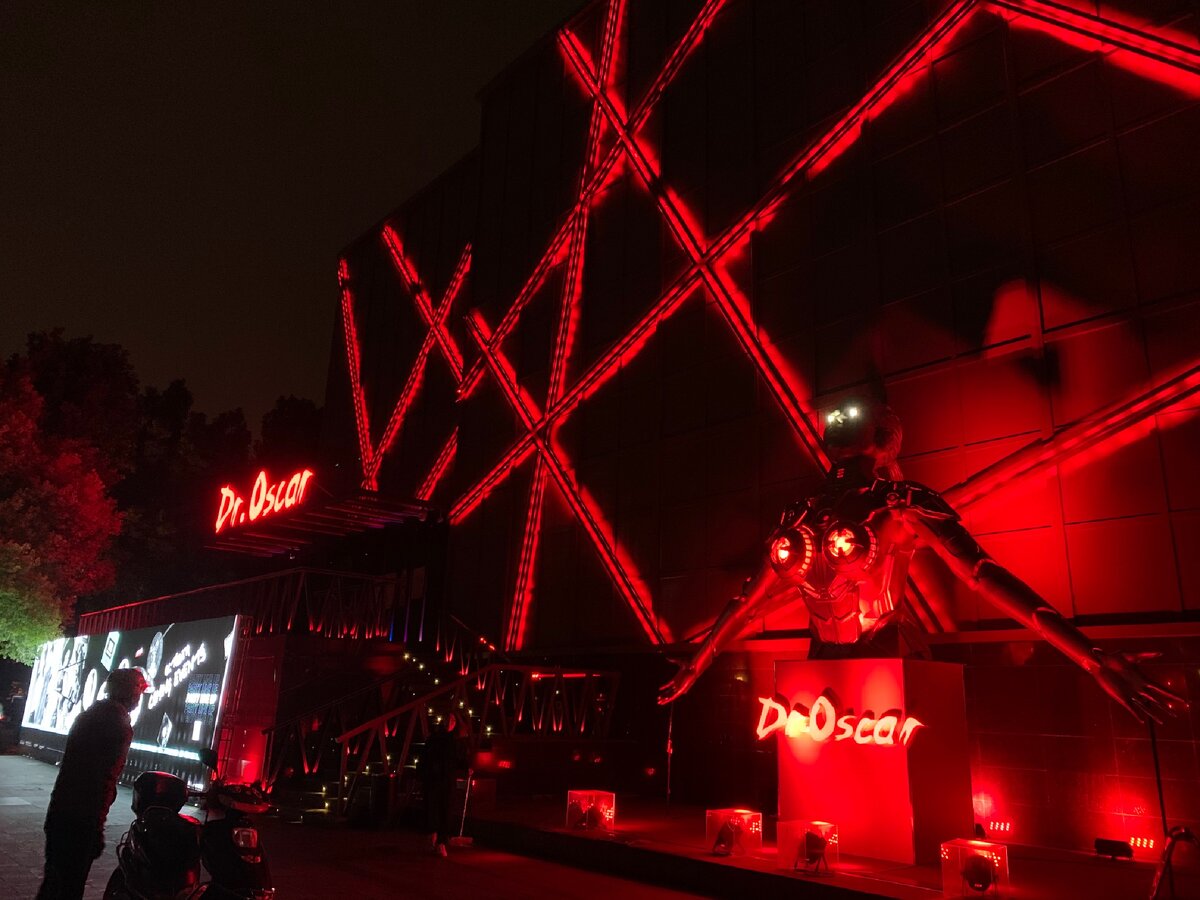 Вход в наш клуб Dr Oscar