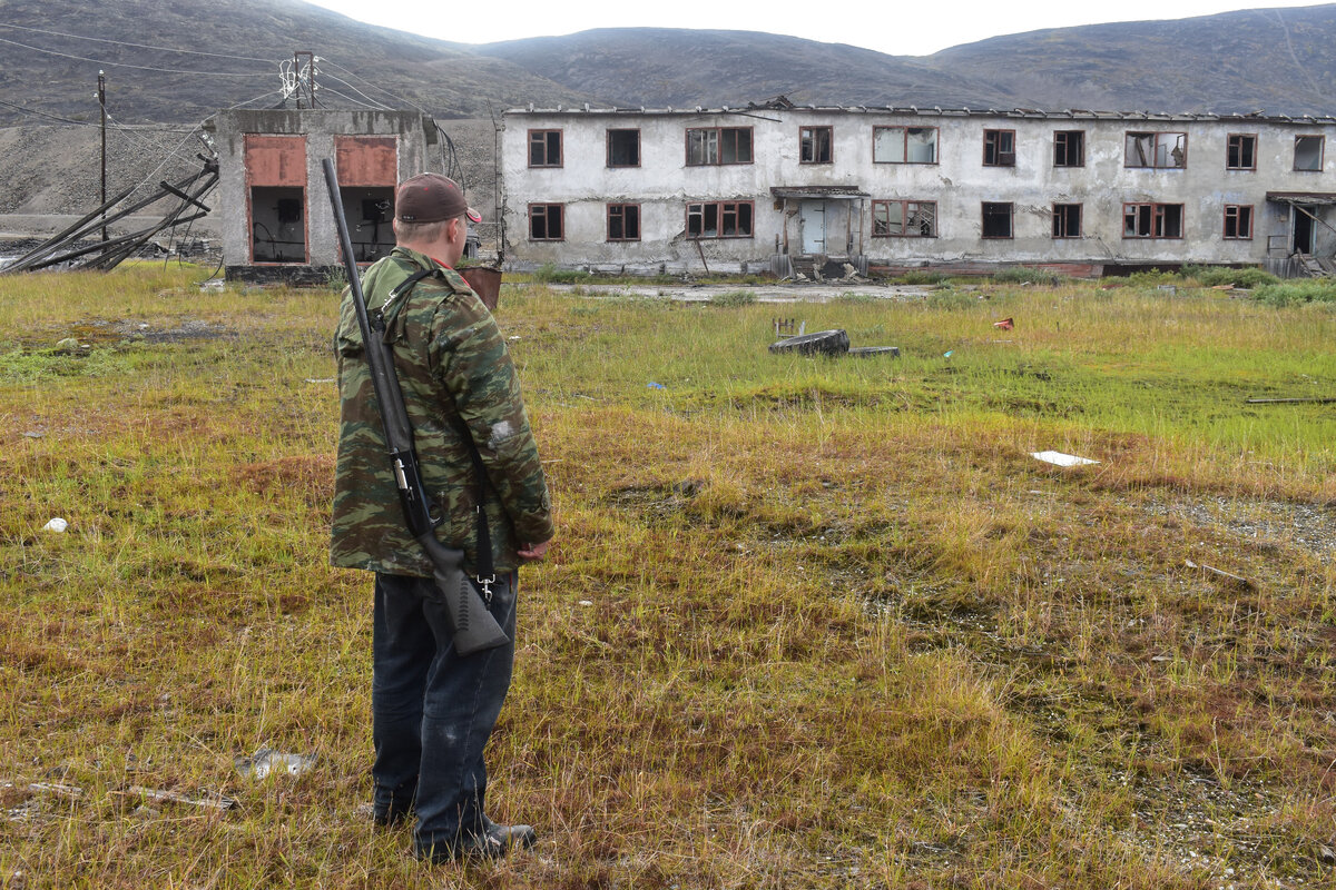 В тундре без оружия можно находиться без риска, если... рядом стоит вооруженный проводник.