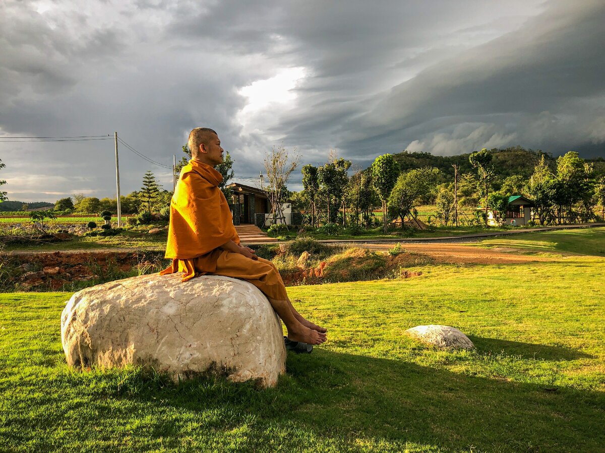 У буддийских монахов в Таиланде очень строгий кодекс