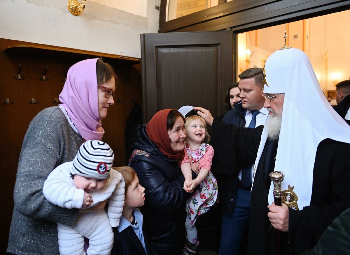 Поможем нашему дому молитвой!   Источник: https://foto.patriarchia.ru/news/velikoe-osvyashchenie-khrama-pravednogo-voina-feodora-ushakova-v-yuzhnom-butove-g-moskvy-2019-12-22/

