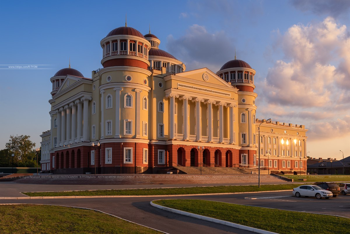 Saransk ru. Республиканский краеведческий музей им. и.д. Воронина. Мордовский Республиканский Объединенный краеведческий музей. Краеведческий музей Саранск. Краеведческий музей Воронина Саранск.