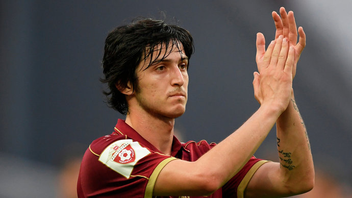 Сердар Азмун во время выступлений за «Рубин»