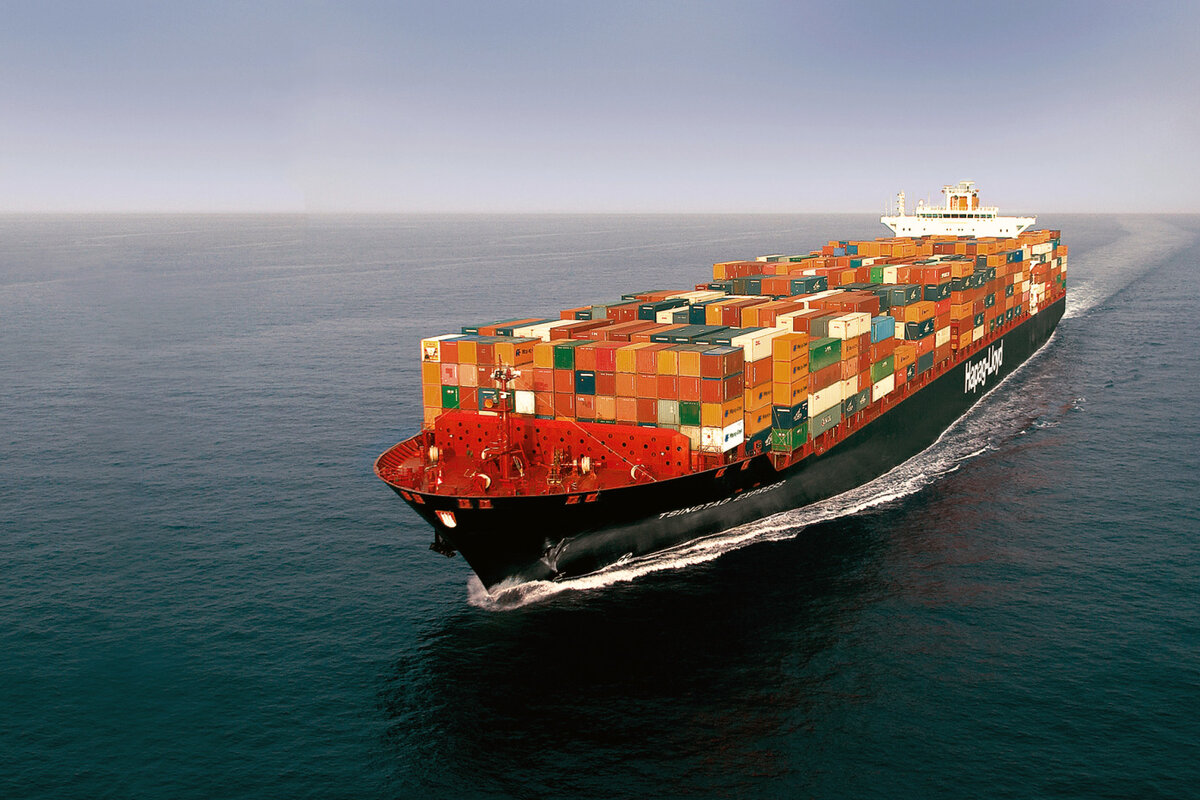 Товары из Южной Кореи удобно перевозить морем (изображение с сайта sbcargo.ru)