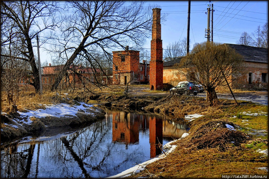 Малая Вишера речка. Река Вишерка в малой Вишере. Малая Вишера водохранилище. Малая Вишера река Вишерка 2 плотина осень