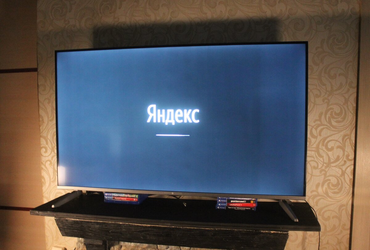 Есть телевизоры с алисой. Телевизор дексп 50 дюймов. DEXP 43 дюйма Smart TV u9000h. Дексп телевизор с Алисой.