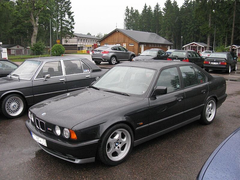 BMW M5 E34