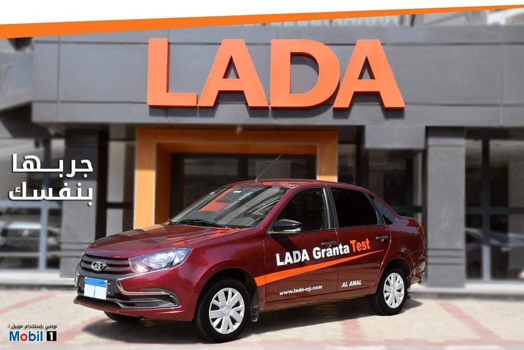 LADA Vesta - фото в новом кузове: салон, вид снаружи, багажник