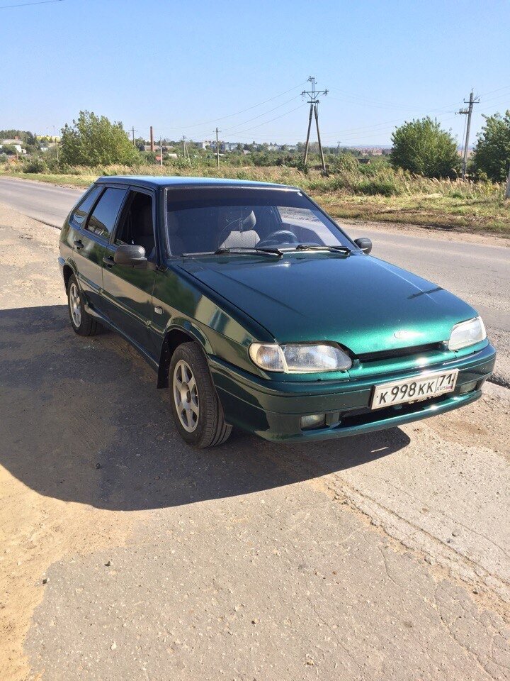 Частичный перекрас, замена колёс, ксенон, тонировка, заменена музыка на эстрадные динамики, и сабвуфер