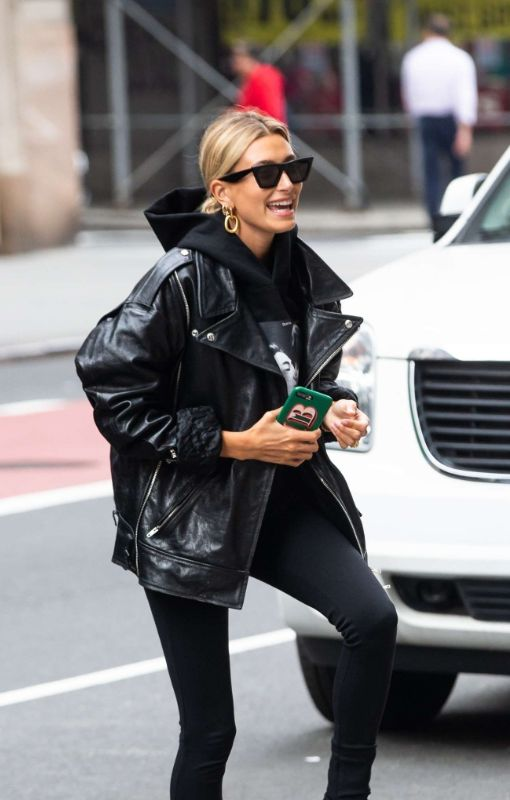 Девушки в мужских вещах выглядят ещё более женственно и хрупко. Photo from pinterest.ru