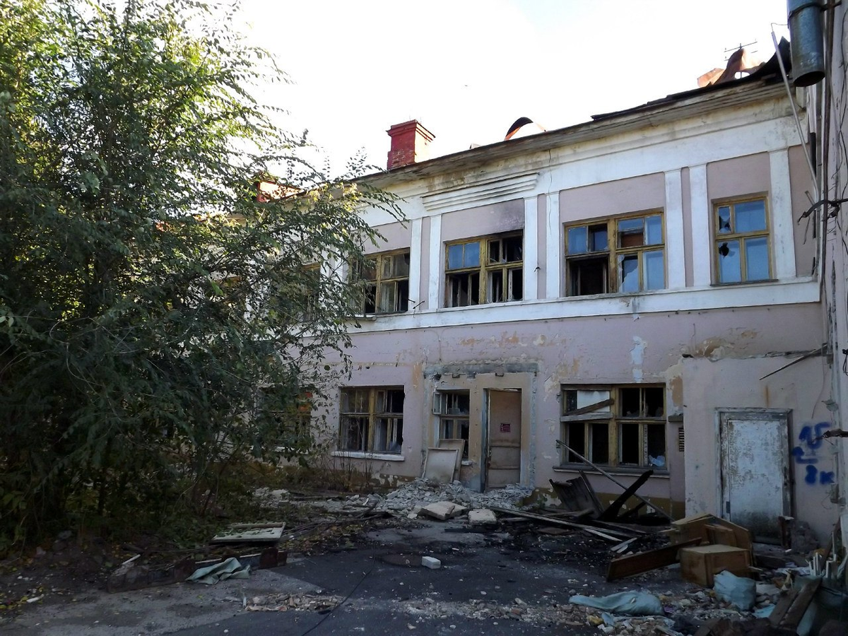 Заброшеные здания в Екатеринбурге. Заброшенные здания Самары. Заброшеные здания в Казани. Заброшенные здания в Краснокамске.