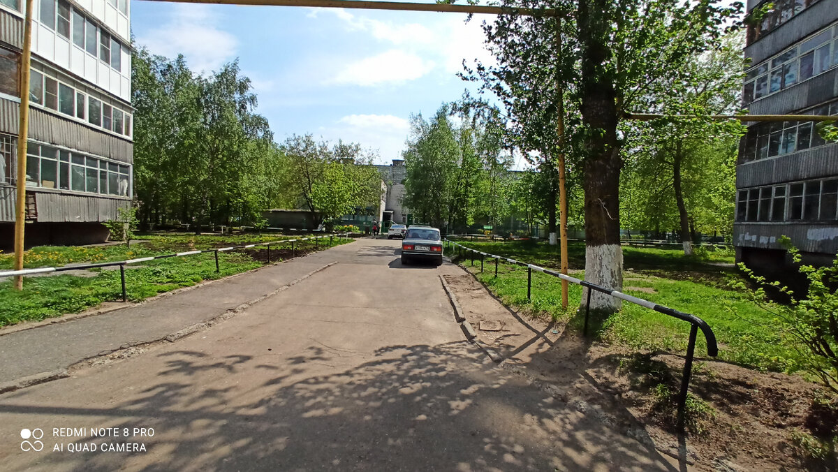 Так выглядит сегодня то самое место для игры в Клëк. Всё то же самое, только машин не было