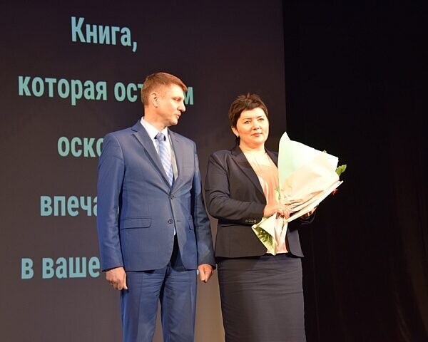 Благодарственного письма удостоена директор школы  №27 г.Шахты, учитель русского языка и литературы высшей категории, член историко-краеведческого объединения «Исток» Татьяна Гарковец.