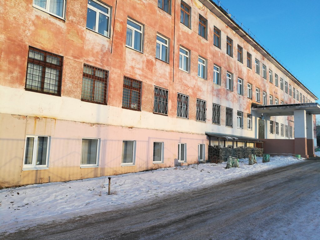 Фасад чуточку по веселее , а может и нет. 