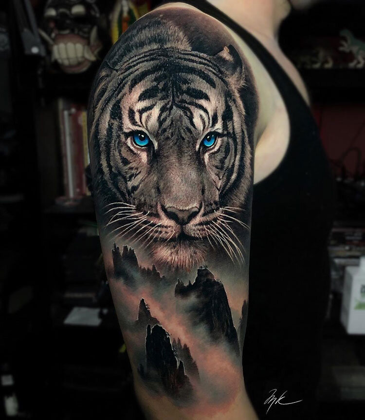 Знаменитости и татуировки с тиграми