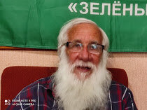 Уже в девяностые годы по договору с германским педагогическим институтом я более пяти лет преподавал в этом институте славистику – предмет, обозревающий все славянские языки: Западнославянские, восточнославянские и южнославянские. Такая была сравнительное языкознание и такой предмет, как страноведение: сюда входили все возможные знания о той России, вернее, Советском союзе. О таком государстве, как Российская Федерация, даже не было в проектах. Калужане, прожившие долгую жизнь, наверняка помнят, как в Калуге, в течение 30 лет ежегодно приезжали студенты из ГДР (было такое государство в Восточной Германии), в основном девушки (90 %) и парни – несколько человек на группу. И каждый день, по городу весело чирикая, передвигались, прилично одетые и хорошо питавшиеся, немцы. Жили они в общежитии, загорали летом на крыше совершенно обнаженные, чем вызывали довольно интересные пересуды среди калужских обывателей. (называлось это мероприятие среди немецких студентов – FKK Freit Koerper Kultur – культура свободного тела. Кто бывал в Германии, знает, что огромное количество пляжей обустроено именно под такую Культуру Свободного тела. И там нельзя находиться в одежде. Многие сауны, бассейны и бани именно так и работают по линии ФКК. Но это лирическое отступление.