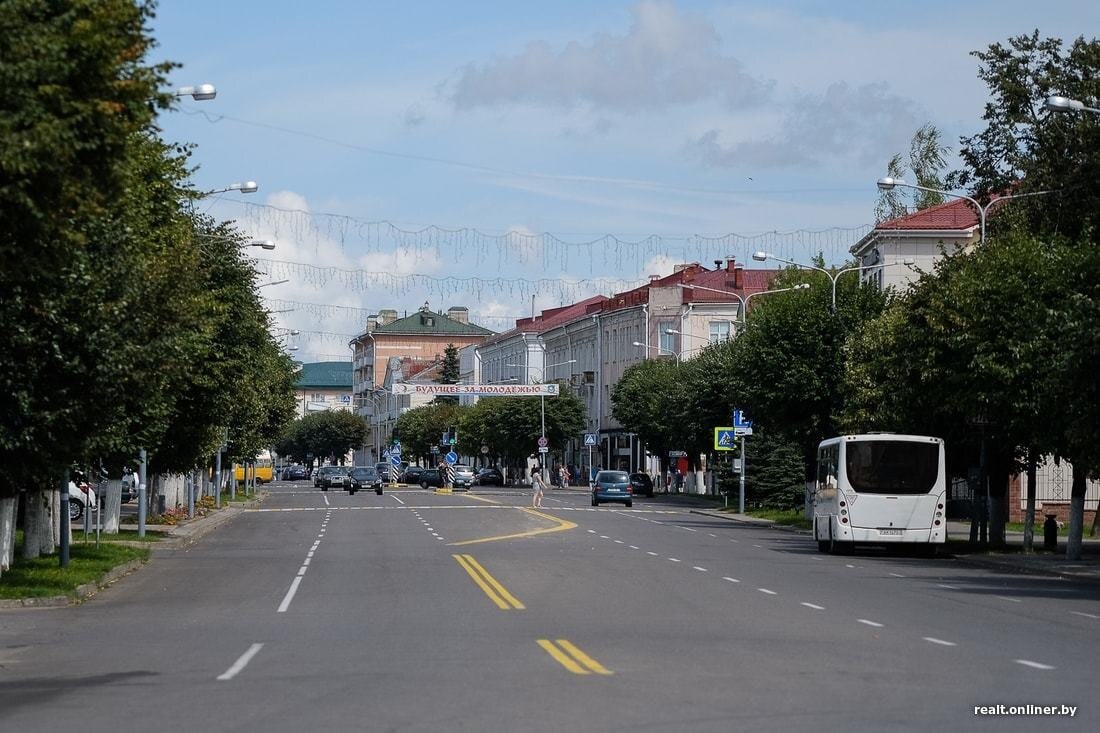 Жалуются на зарплату 1900 рублей, а как прожить на 400?» Рабочий из Орши о  своих доходах и тратах | Onliner Финансы | Дзен