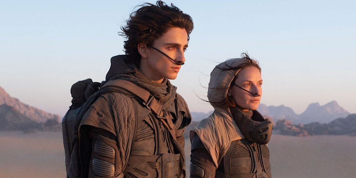 Тимоти Шаламе в роли Пола Атрейдеса и Ребекка Фергюсон в роли леди Джессики ("Дюна", Legendary Pictures, Warner Bros., 2021)