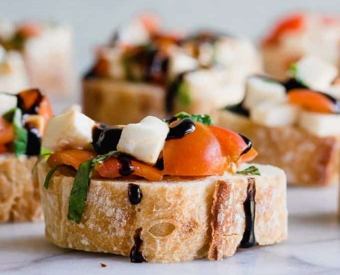 Брускетта бальзамик.