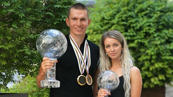    Александр Большунов и Анна Жеребьятева.© РИА Новости / Владимир Трефилов