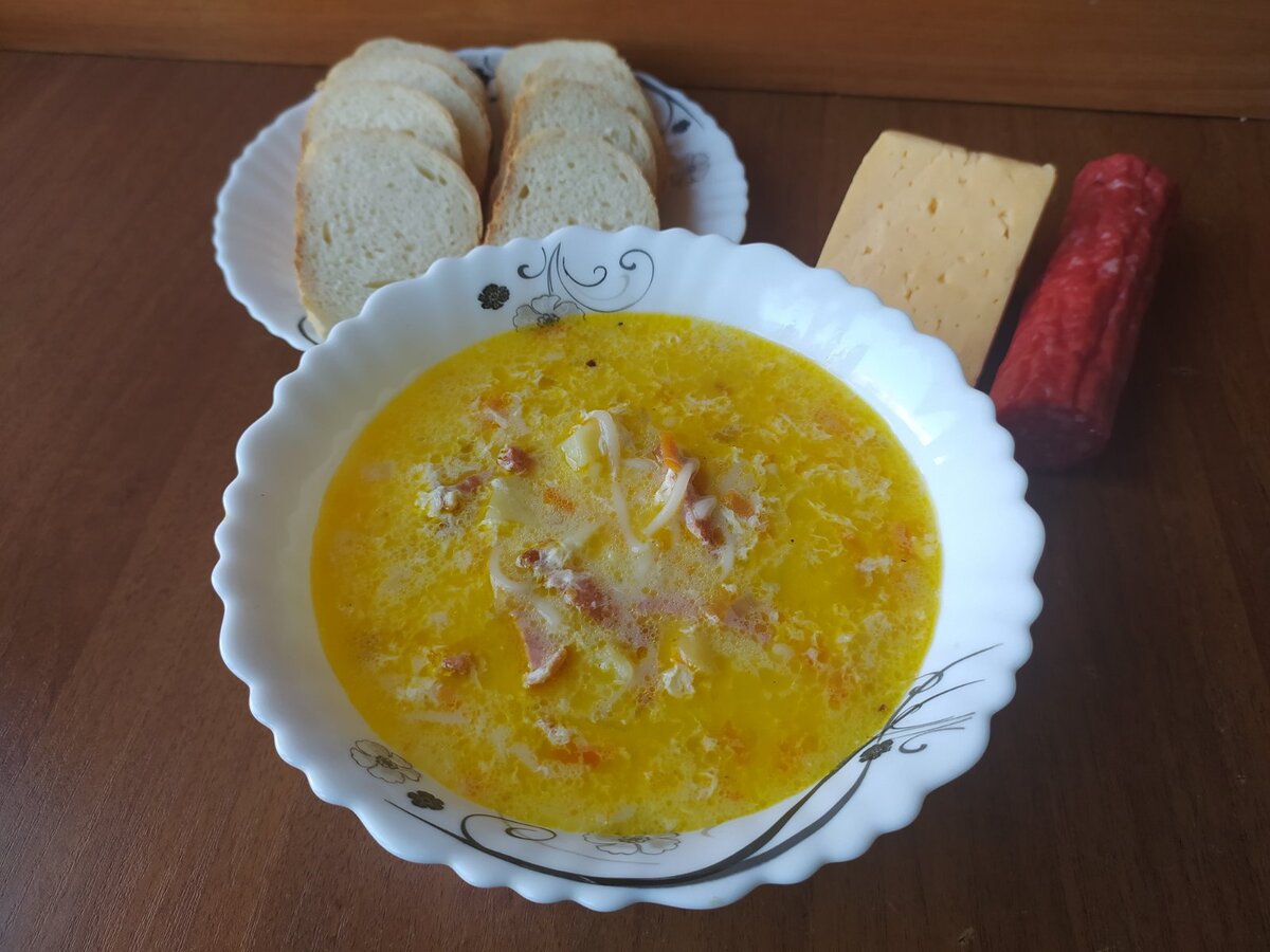 Быстрый суп с копченой колбасой, плавленым сыром и яйцами | Гурманика | Дзен