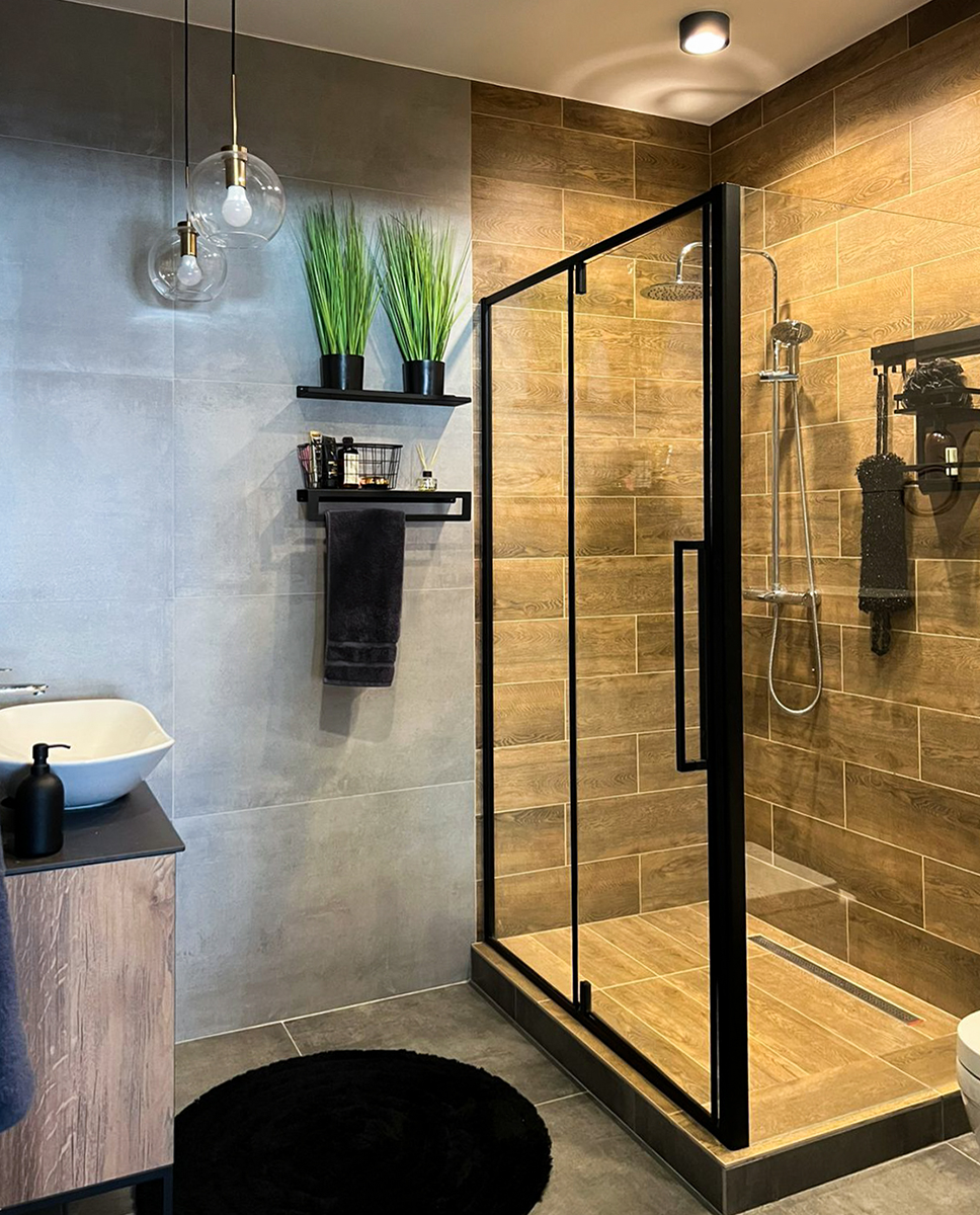 Разные фактуры помогут вам разделить зоны в ванной комнате