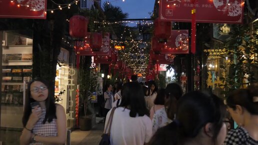 Стримы в китае. Блоггер который живет в китае. Кеничиро йошида. Китаянка. Ли цзяци король помады.