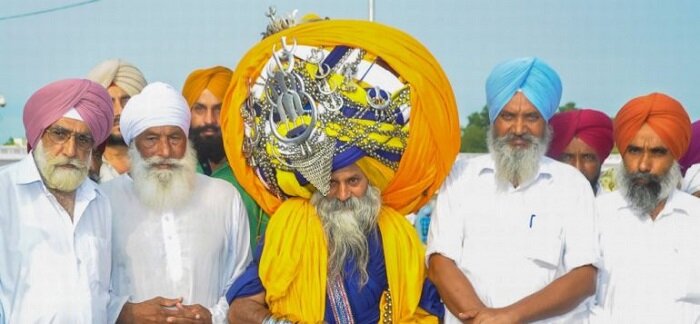 Тюрбан в Индии - это не просто оригинальный головной убор. /Фото: o-buddizme.ru