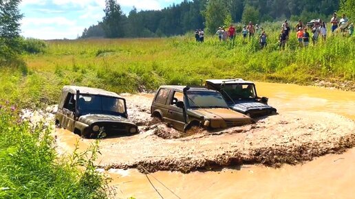 НИВА и УАЗ навязали БОРЬБУ TOYOTA и Mitsubishi. Проход брода на время