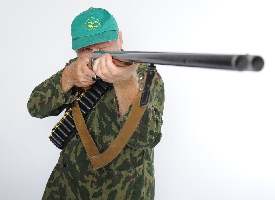     Принимают огнестрельное оружие и боеприпасы Иван ПРОХОРОВ