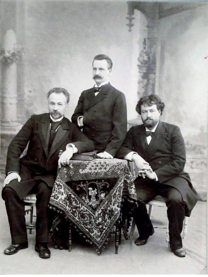  . .  . .., ..-  ...       ,    ,        ,  ,       .