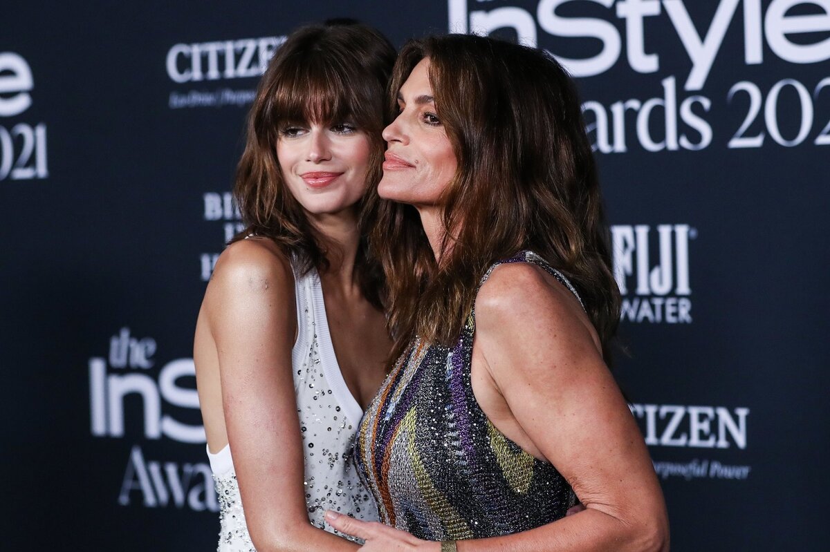     Синди Кроуфорд посетовала, что «дочь украла ее волосы»