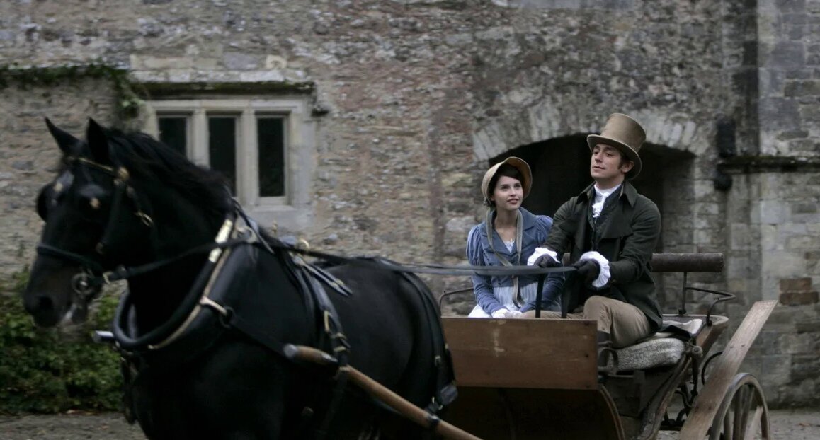 Кадр из фильма «Нортенгерское аббатство» / Источник Яндекс.Картинки