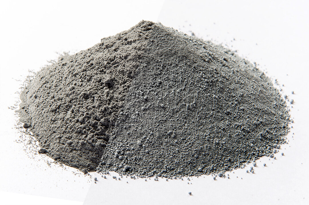 Визуальное отличие неуплотненного и уплотненного микрокремнезема