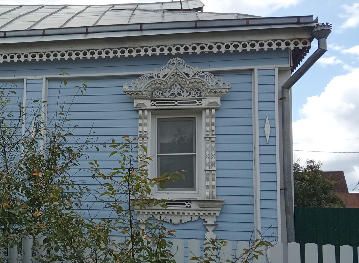 Резные наличники на сайдинг на окна