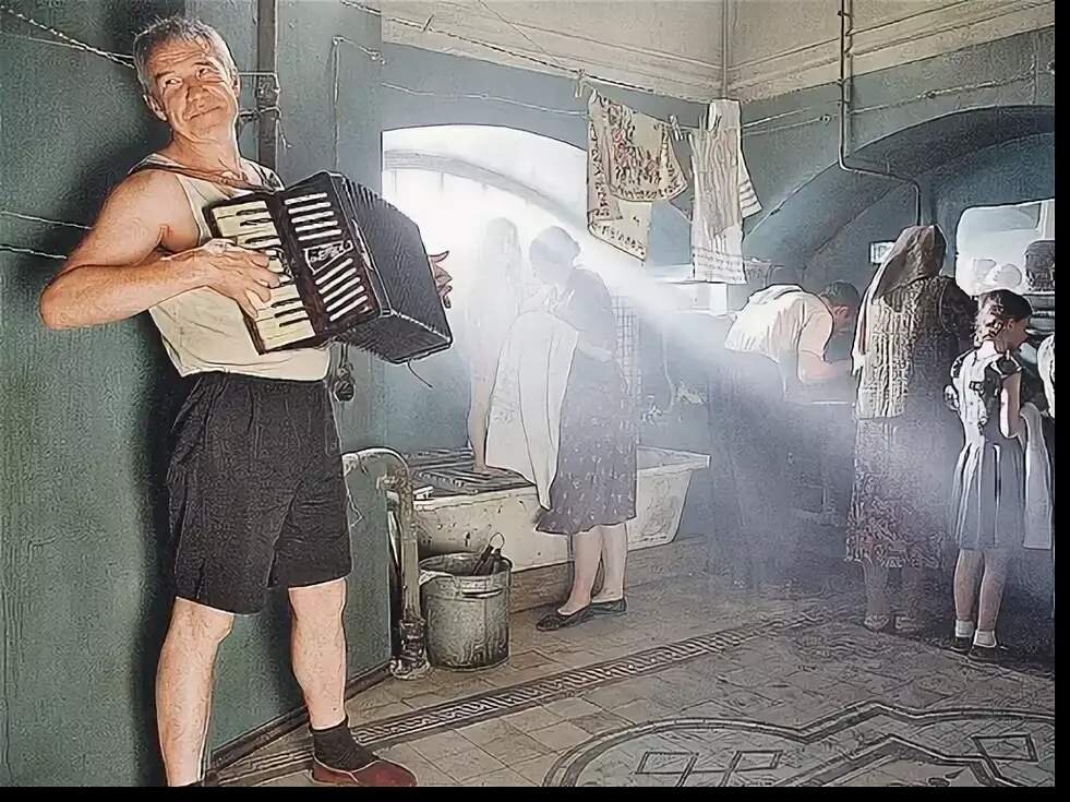 Смотря фильм "Стиляги", папа говорил, что это про его детство. И что это тот редкий случай, когда киношники приукрасили действительность. У них было ещё хуже 