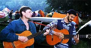 Дуэт"Гости" Фото с сайта Bard.ru