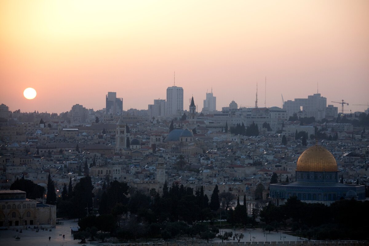 Солнце опускалось над старым Городом в Иерусалиме