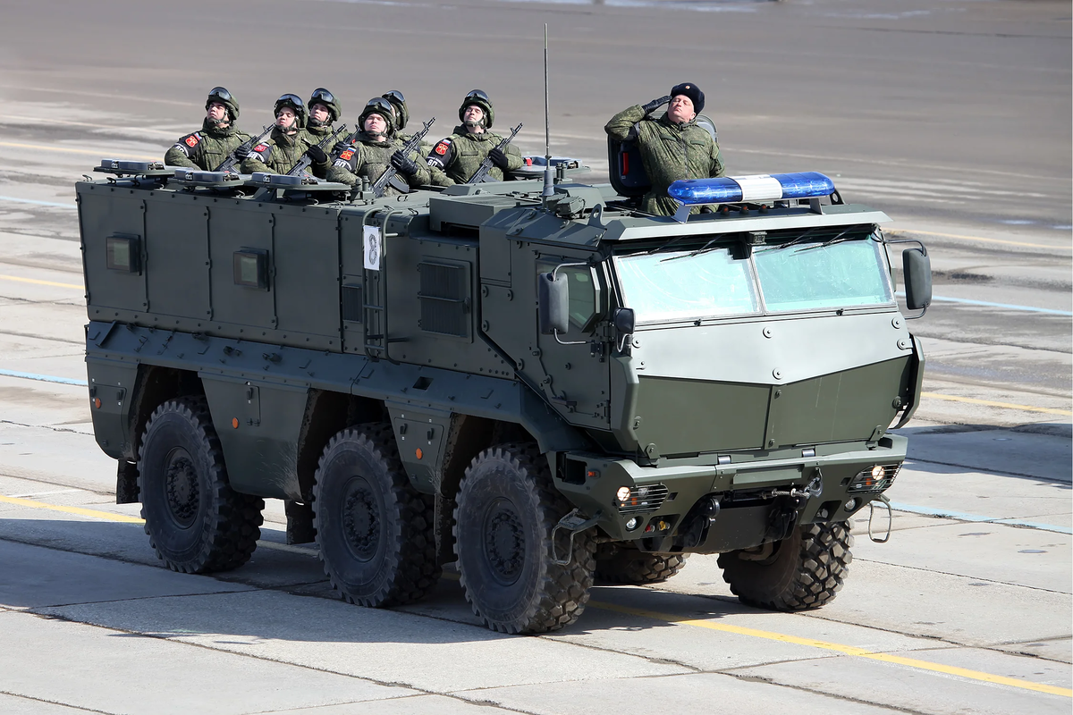 Машина для перевозки военных. КАМАЗ-63968 «Тайфун-к». Броневик КАМАЗ 63968. К 63968 Тайфун-к. Тайфун бронеавтомобиль.