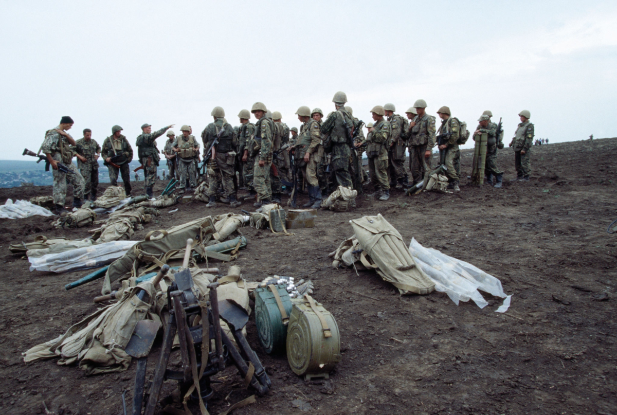 Кадры боевиков на высоте 776. Десант в Чечне.
