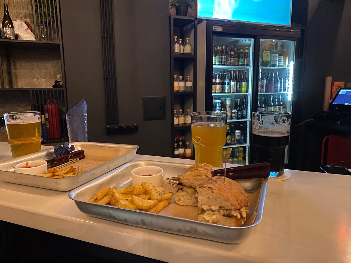  Все свежее и отдают быстро. 